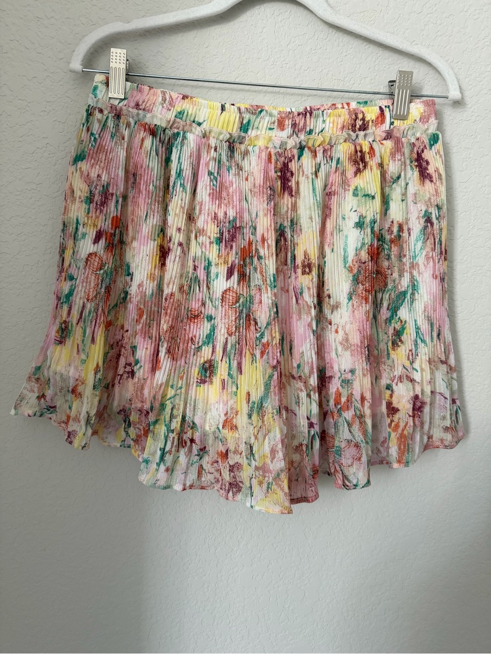 Mystee floral Pleated Shorts Size S Flowy Boho Ruffle Skort Style - Picture 3 of 10